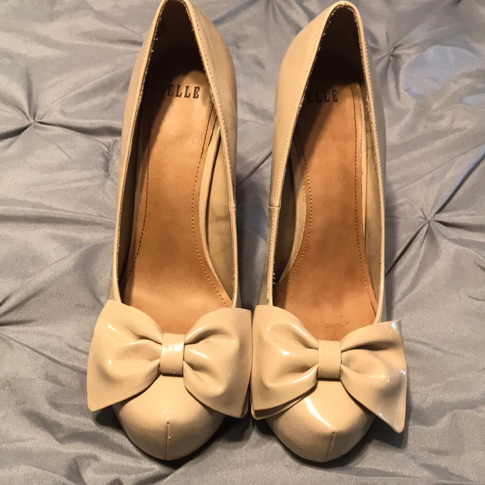 Nude Bow Heels